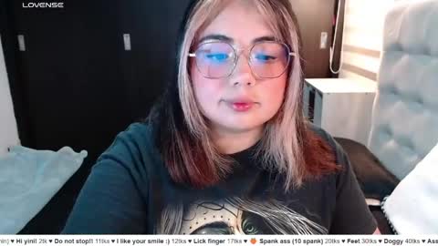 hii i am yini online show from 04-17-26, 02:47