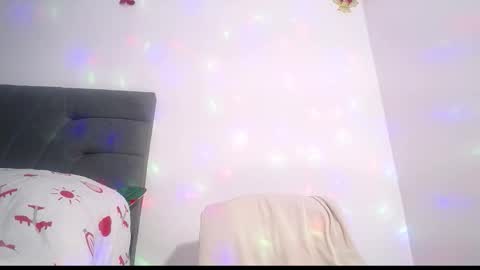 Yiny online show from 11-24-25, 10:04