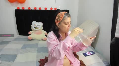 yinyyanghot online show from 10-29-25, 10:17