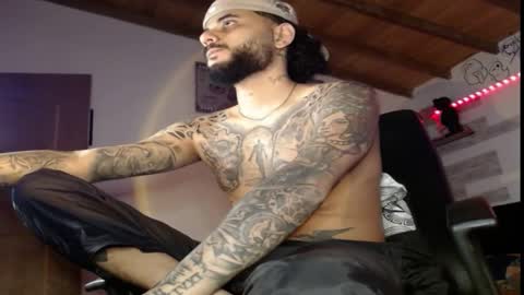 Snapshot of yio__cohen chatting on 12-06-24, 12:02 yio cohen  online show from 12-06-24, 12:02