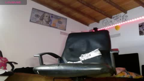 Snapshot of yio__cohen chatting on 12-10-24, 05:39 yio cohen  online show from 12-10-24, 05:39