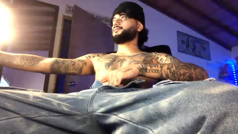 Snapshot of yio__cohen chatting on 01-09-25, 01:29 yio cohen  online show from 01-09-25, 01:29