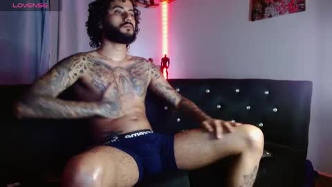 Snapshot of yio__cohen chatting on 09-15-25, 03:28 yio cohen  online show from 09-15-25, 03:28