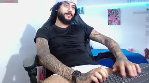 Snapshot of yio__cohen chatting on 10-13-25, 10:32 yio cohen  online show from 10-13-25, 10:32