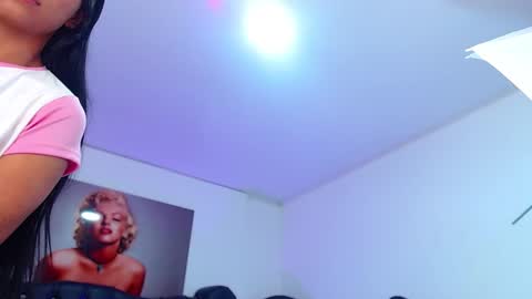 Snapshot of yiovanna19 chatting on 12-11-24, 12:34 Yiovanna online show from 12-11-24, 12:34