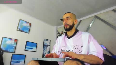 Yiyo online show from 01-21-25, 04:21