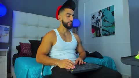 Yiyo online show from 12-05-25, 04:21