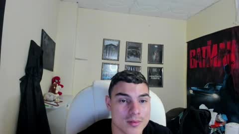 Snapshot of yker18 chatting on 05-13-26, 04:54 yker online show from 05-13-26, 04:54