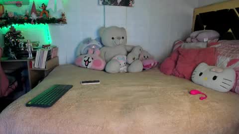 lucy online show from 11-18-25, 06:18