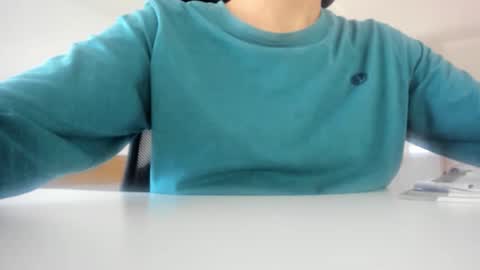 Snapshot of yoda130305 chatting on 09-19-25, 01:23 yoda130305 online show from 09-19-25, 01:23