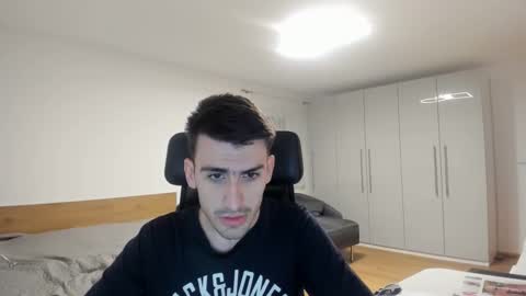 Snapshot of yoda130305 chatting on 02-18-26, 06:15 yoda130305 online show from 02-18-26, 06:15