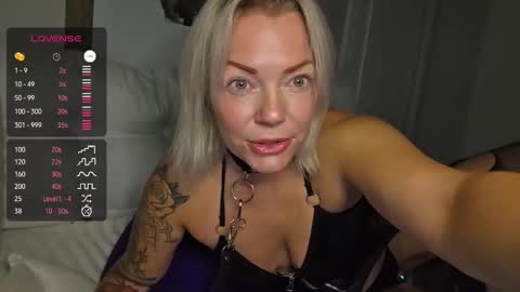 Yogiblondebangme online show from 10-20-25, 08:59