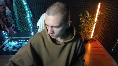 Snapshot of yoi_aji chatting on 10-16-25, 04:57 You can ask my name in pm online show from 10-16-25, 04:57