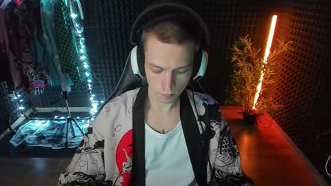 Snapshot of yoi_aji chatting on 11-08-25, 04:18 You can ask my name in pm online show from 11-08-25, 04:18