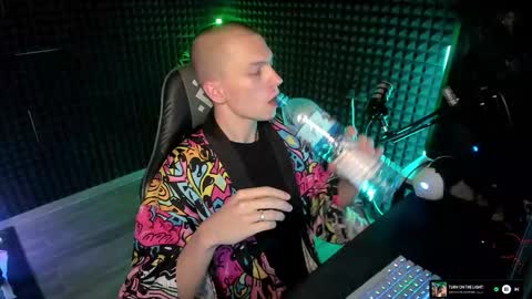 Snapshot of yoi_aji chatting on 11-26-25, 03:57 You can ask my name in pm online show from 11-26-25, 03:57