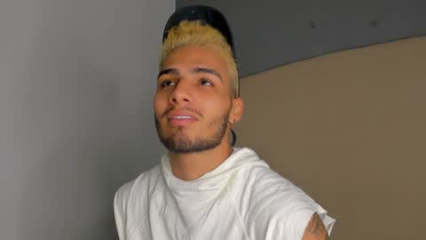 Snapshot of yoi_olimpo chatting on 12-13-24, 12:06 Yoi Olimpo online show from 12-13-24, 12:06