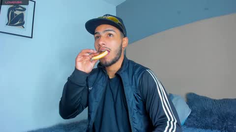 Snapshot of yoi_olimpo chatting on 01-06-25, 12:13 Yoi Olimpo online show from 01-06-25, 12:13