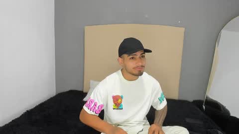 Snapshot of yoi_olimpo chatting on 02-05-25, 12:38 Yoi Olimpo online show from 02-05-25, 12:38