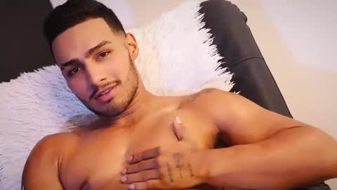 Snapshot of yoi_olimpo chatting on 02-18-25, 03:21 Yoi Olimpo online show from 02-18-25, 03:21