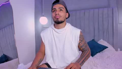 Snapshot of yoi_olimpo chatting on 02-20-25, 12:36 Yoi Olimpo online show from 02-20-25, 12:36