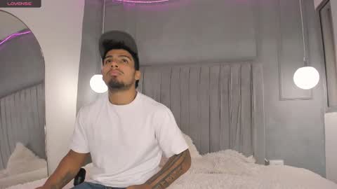 Snapshot of yoi_olimpo chatting on 03-12-25, 12:36 Yoi Olimpo online show from 03-12-25, 12:36