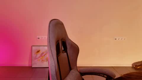 yoka_paradoxxx online show from 02-19-26, 09:16