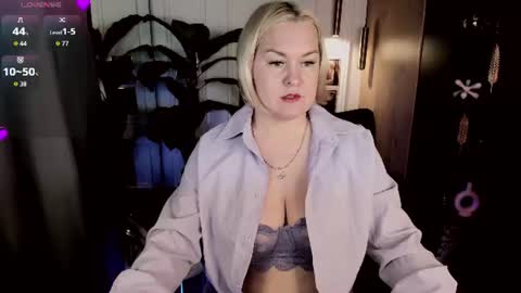 Snapshot of yolanda_kiss chatting on 06-21-26, 08:11 Yolanda online show from 06-21-26, 08:11