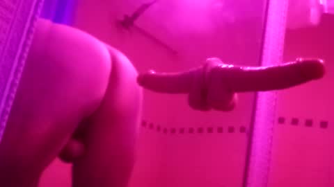 Snapshot of yolodildo chatting on 09-14-25, 09:08 Yolodildo online show from 09-14-25, 09:08