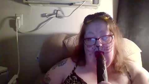 yomoopy online show from 10-31-25, 03:07