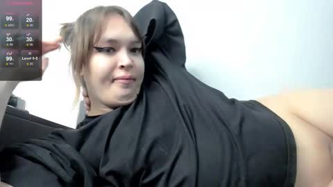 yomoyoo online show from 10-29-25, 08:21