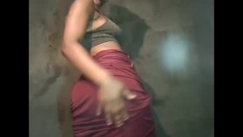 Snapshot of yoncexx25 chatting on 12-28-24, 11:05 amazingkellyxx online show from 12-28-24, 11:05