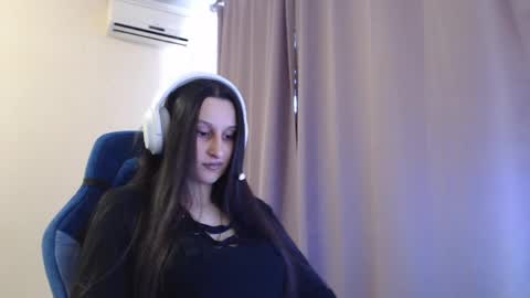 Sophie online show from 05-06-26, 02:22