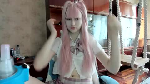 Snapshot of yoonhee_kiss chatting on 10-17-25, 10:18 Yoonhee Kiss online show from 10-17-25, 10:18