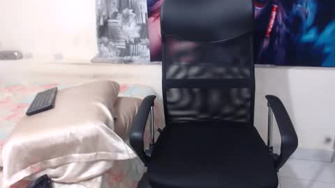 Snapshot of yordanocleys chatting on 11-20-25, 06:51 yordanocleys online show from 11-20-25, 06:51