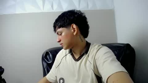 Snapshot of yosepp_cum chatting on 05-02-26, 03:22 YOSEP online show from 05-02-26, 03:22