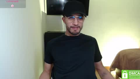 yoshy_man online show from 05-08-26, 03:23