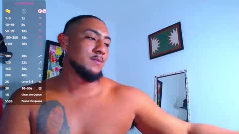 Snapshot of yosoy_enzo2020 chatting on 10-23-25, 10:52 Enzo online show from 10-23-25, 10:52