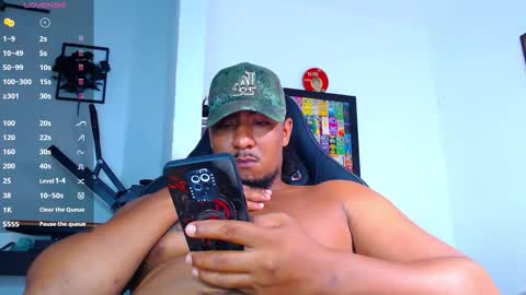 Snapshot of yosoy_enzo2020 chatting on 11-05-25, 03:39 Enzo online show from 11-05-25, 03:39