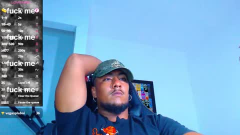 Snapshot of yosoy_enzo2020 chatting on 11-25-25, 04:23 Enzo online show from 11-25-25, 04:23