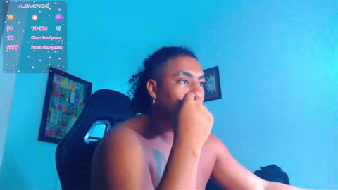 Snapshot of yosoy_enzo2020 chatting on 04-19-26, 04:01 Enzo online show from 04-19-26, 04:01