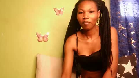 Snapshot of yosweetslut chatting on 03-27-26, 10:15 Sweetkitty online show from 03-27-26, 10:15