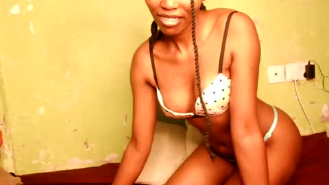 Snapshot of yosweetslut chatting on 07-13-26, 02:20 Sweetkitty online show from 07-13-26, 02:20