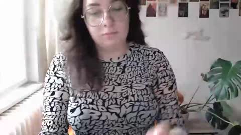 Snapshot of you_aurora chatting on 11-21-25, 10:47 Aurora online show from 11-21-25, 10:47
