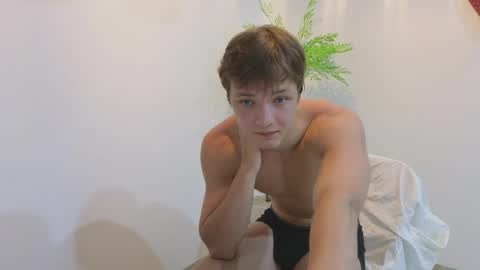 Snapshot of you_dream_ chatting on 05-27-26, 08:28 you_dream_ online show from 05-27-26, 08:28