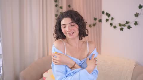 Elizabeth brunette -- Darline blonde  online show from 12-07-24, 10:12
