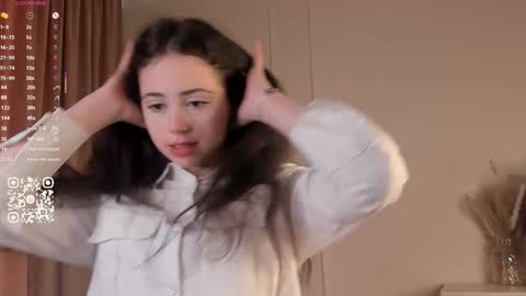 Elizabeth brunette -- Darline blonde  online show from 09-28-25, 08:42