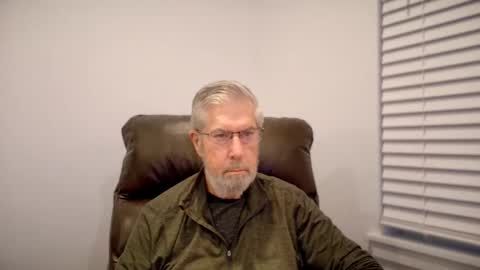 Colorado Guy Straight online show from 09-10-25, 12:16