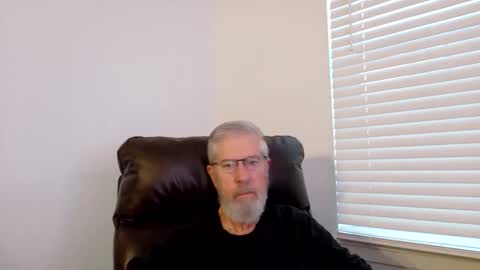 Colorado Guy Straight online show from 10-21-25, 01:12