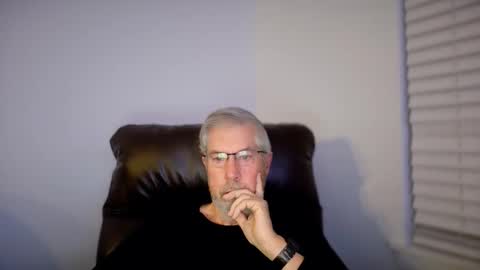 Colorado Guy Straight online show from 01-12-26, 01:05