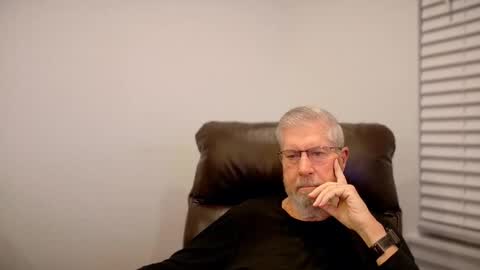 Colorado Guy Straight online show from 02-10-26, 05:22